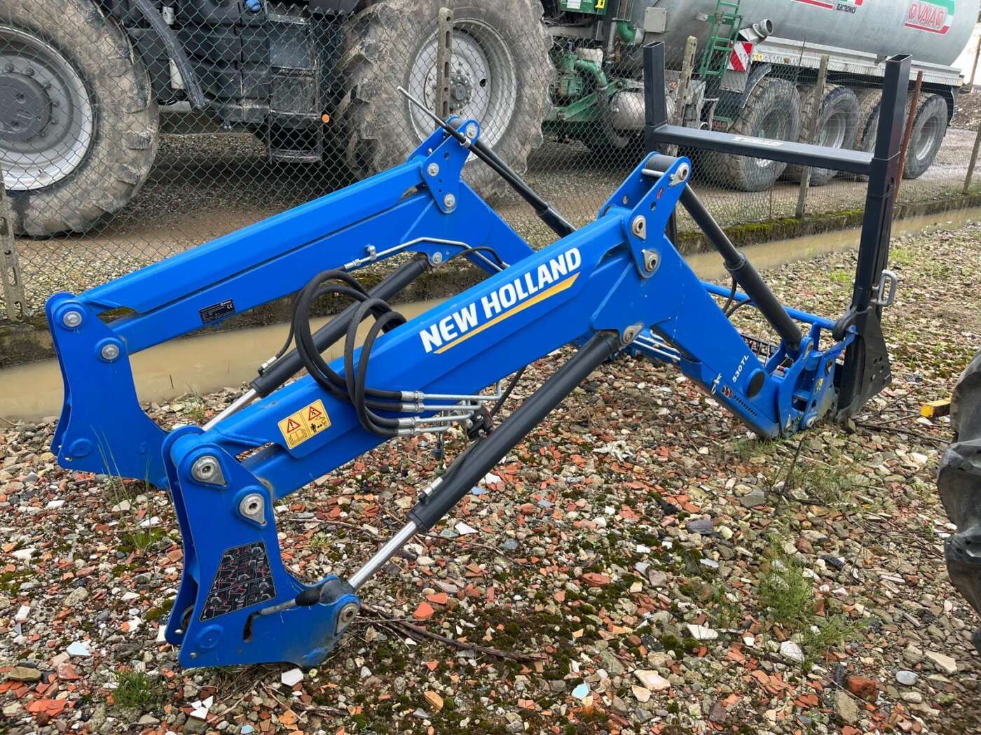Caricatore Frontale New Holland 530 TL