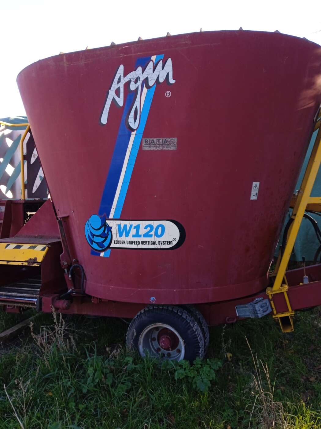 Carro miscelatore AGM 12 m³