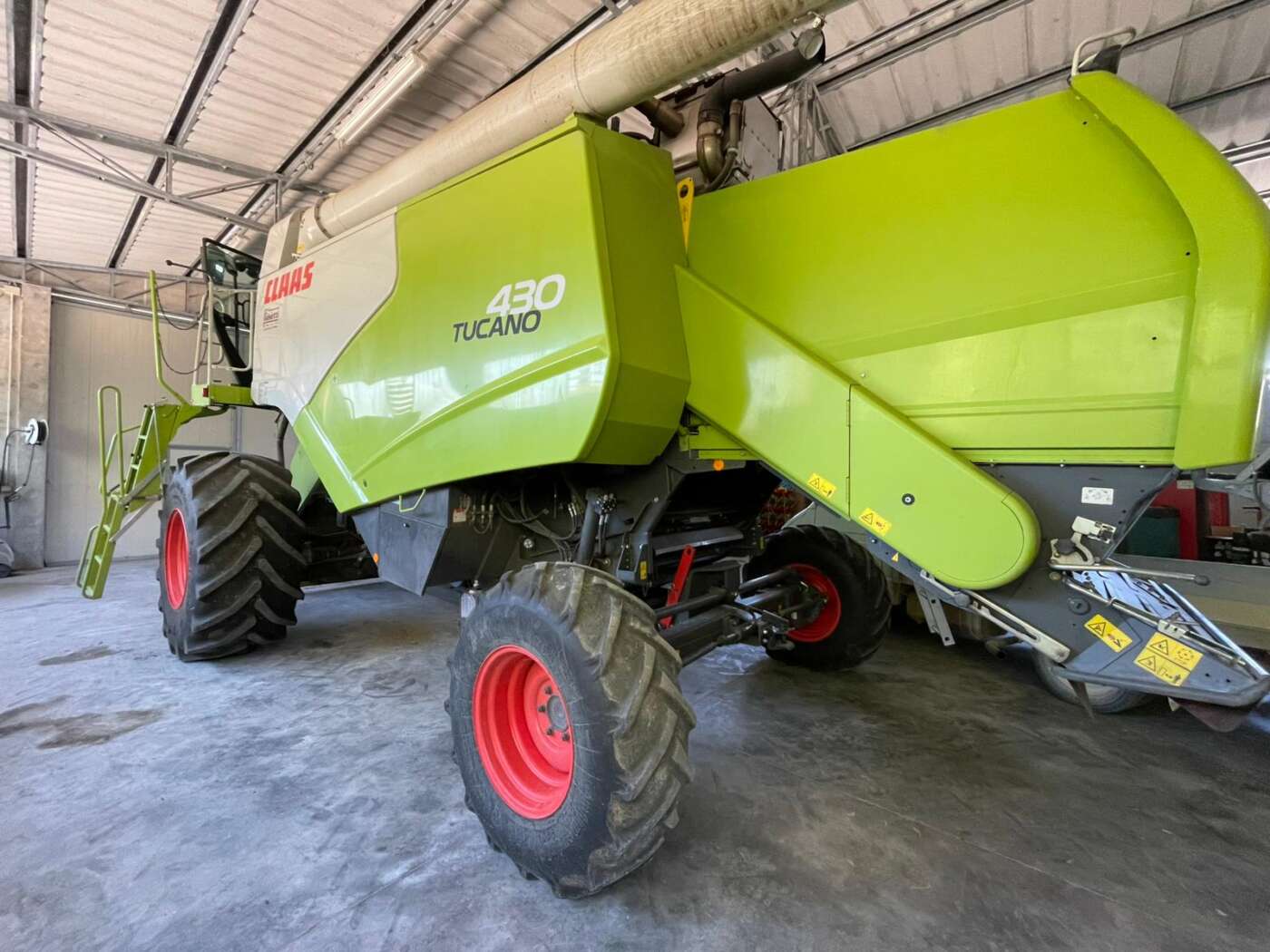 CLAAS Tucano 430 Montana 4