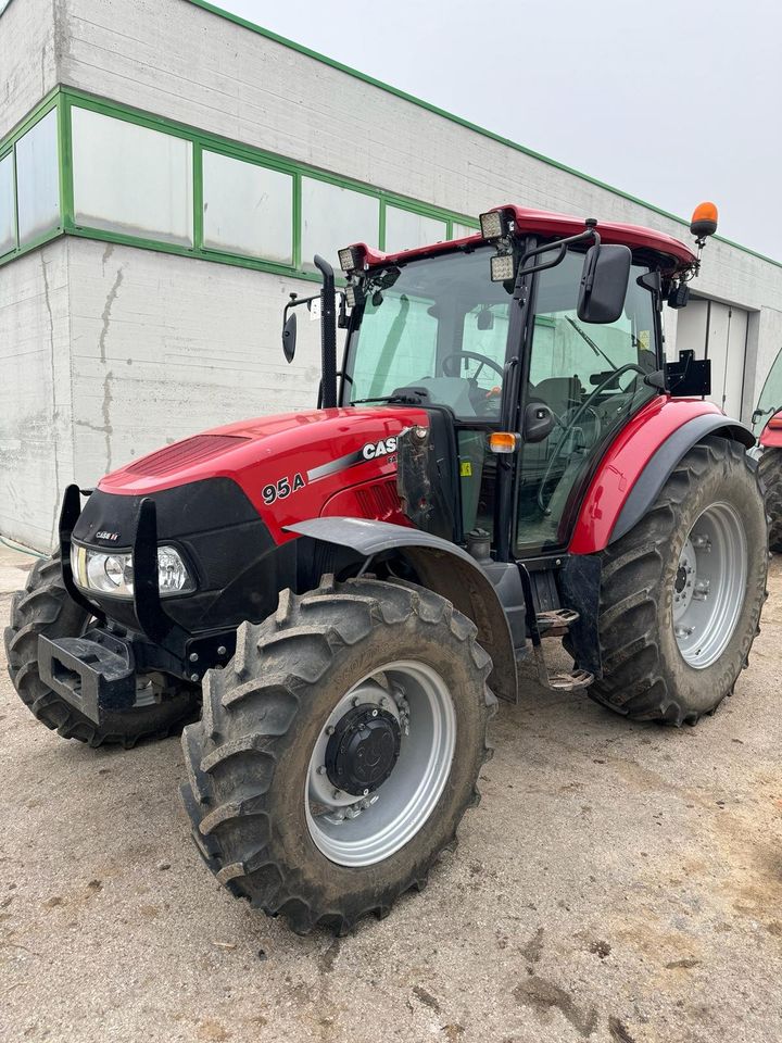 Case IH Farmall 95 A + Caricatore frontale