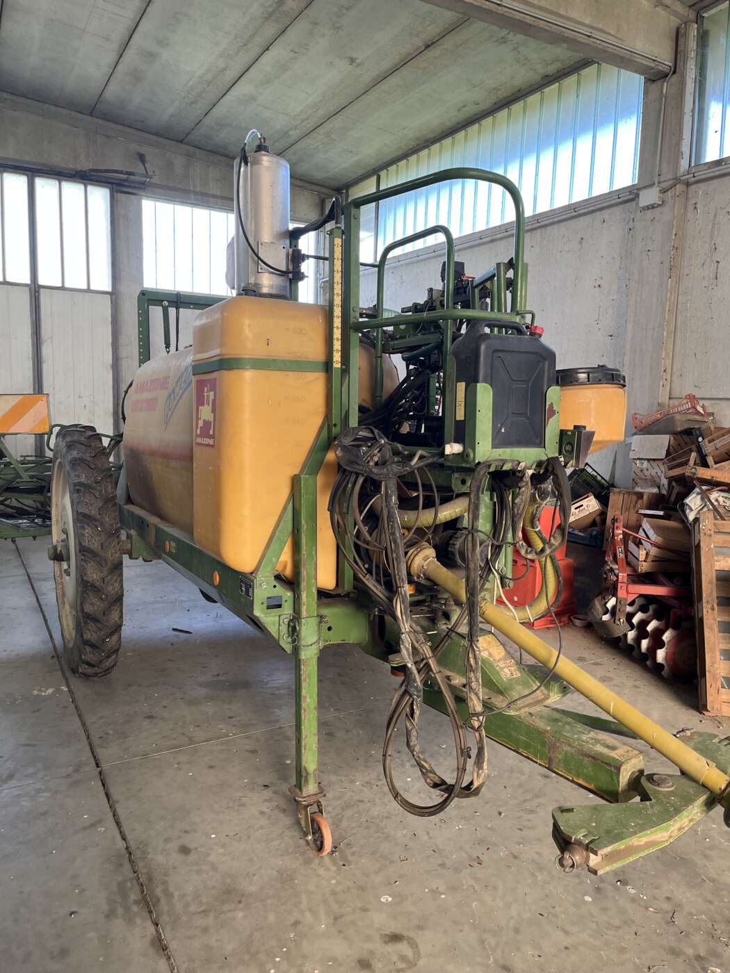 Irroratrice AMAZONE UG2200 15m + satellitare