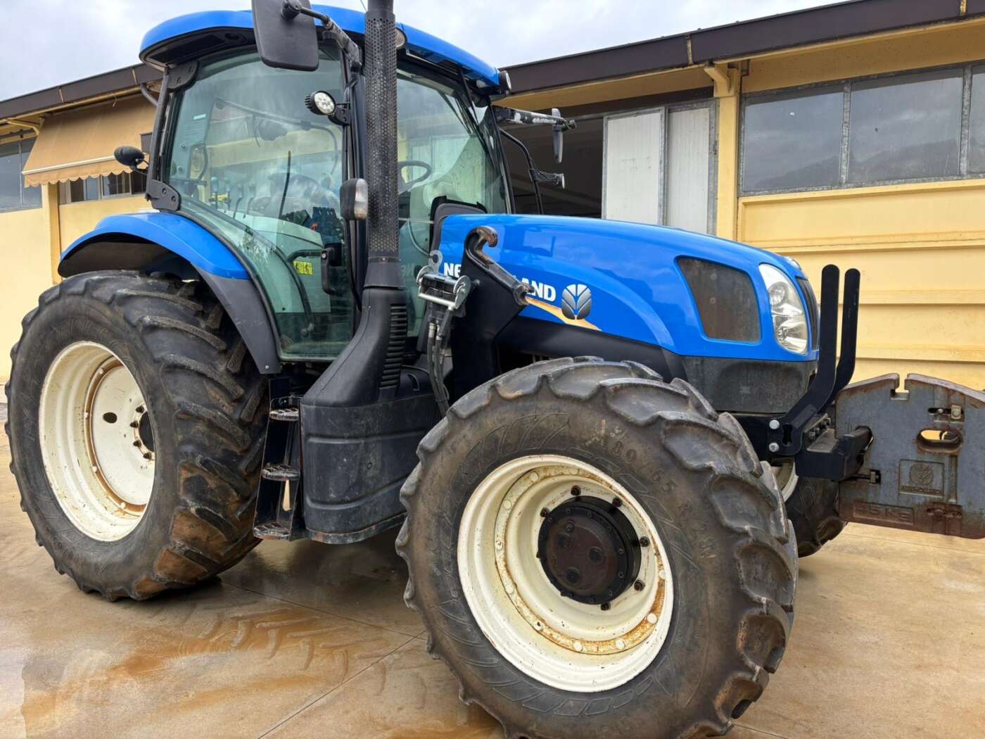 NEW HOLLAND T6.175