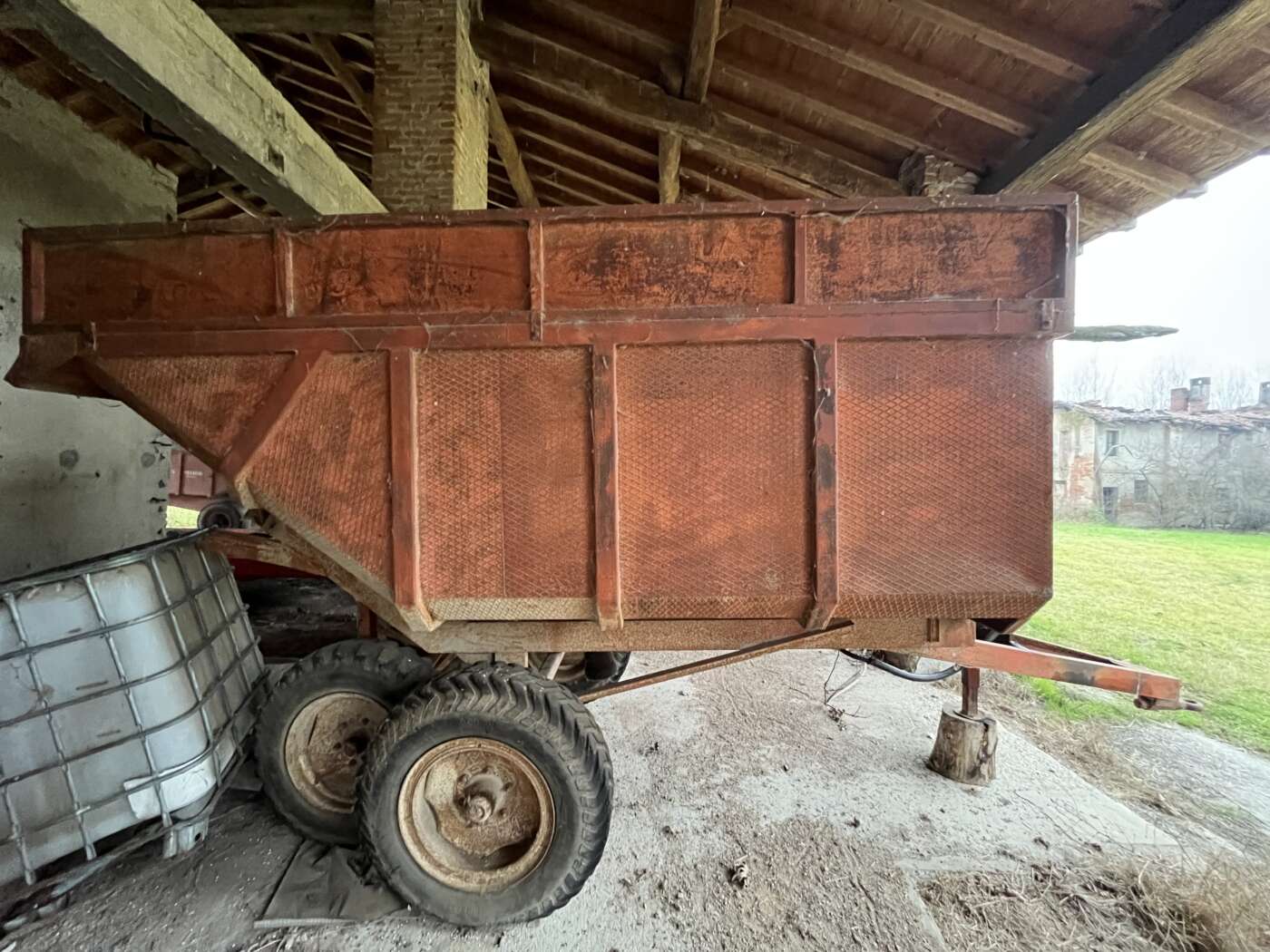 Rimorchio per letame 60 q.li