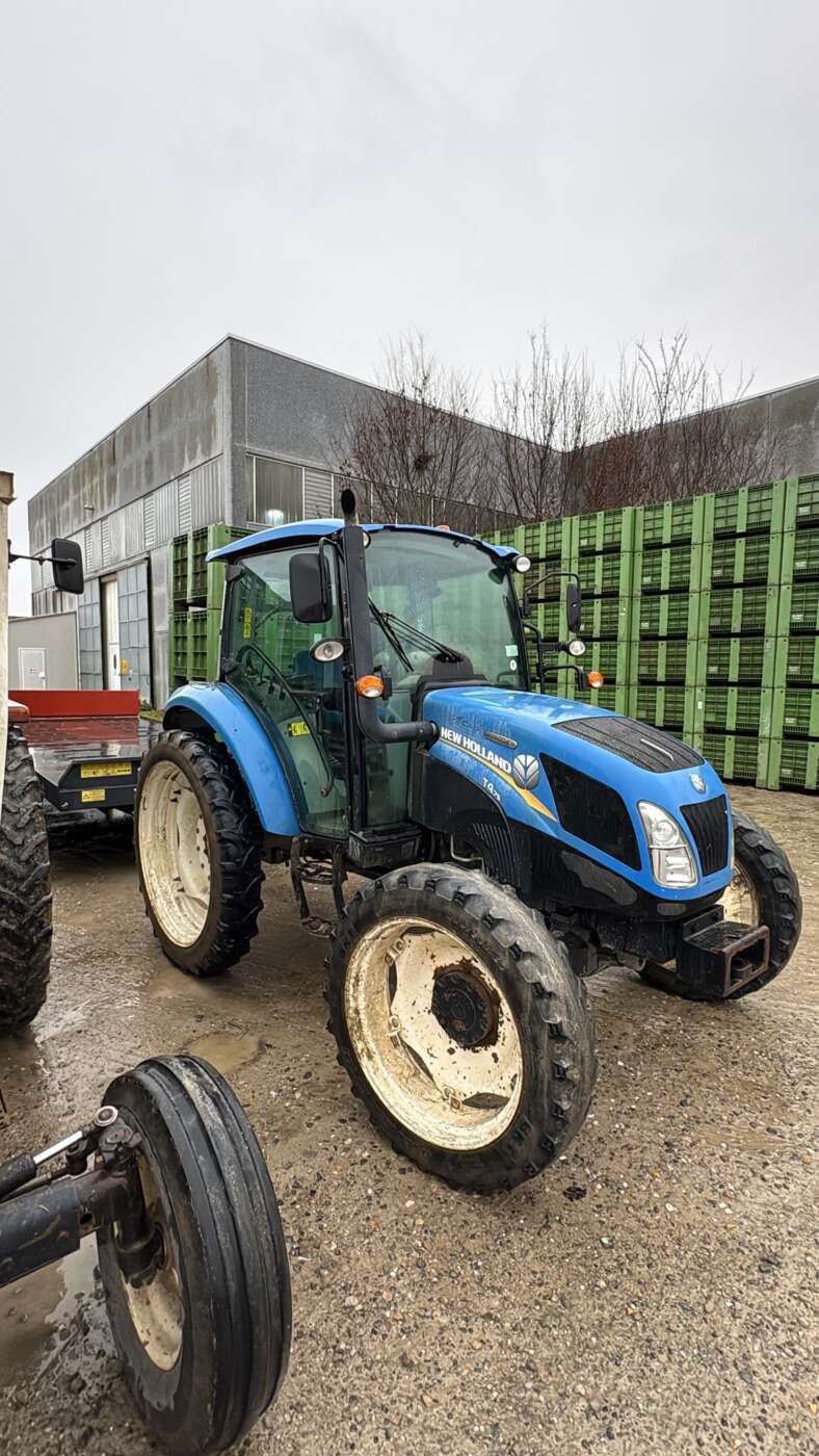 NEW HOLLAND T4.75 + Gomme larghe