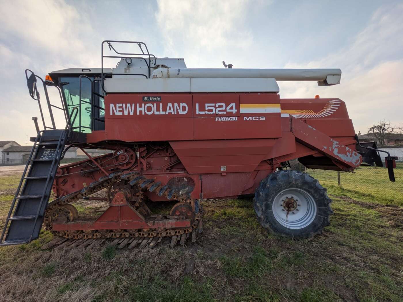Mietitrebbia NEW HOLLAND L524 MCS