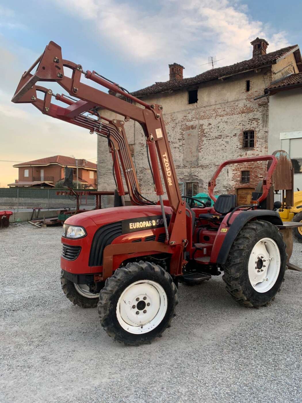 LOVOL Leopard 504 + caricatore frontale