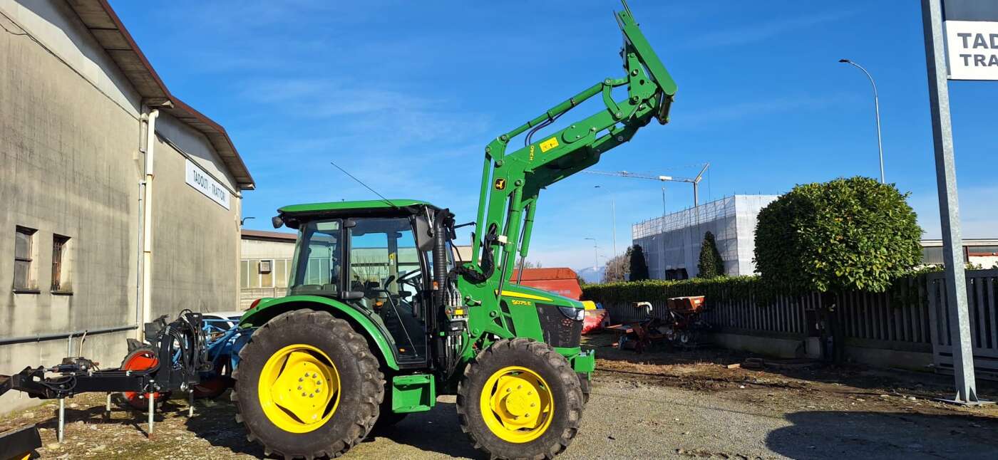 JOHN DEERE 5075E + Caricatore frontale (solo 110h!)