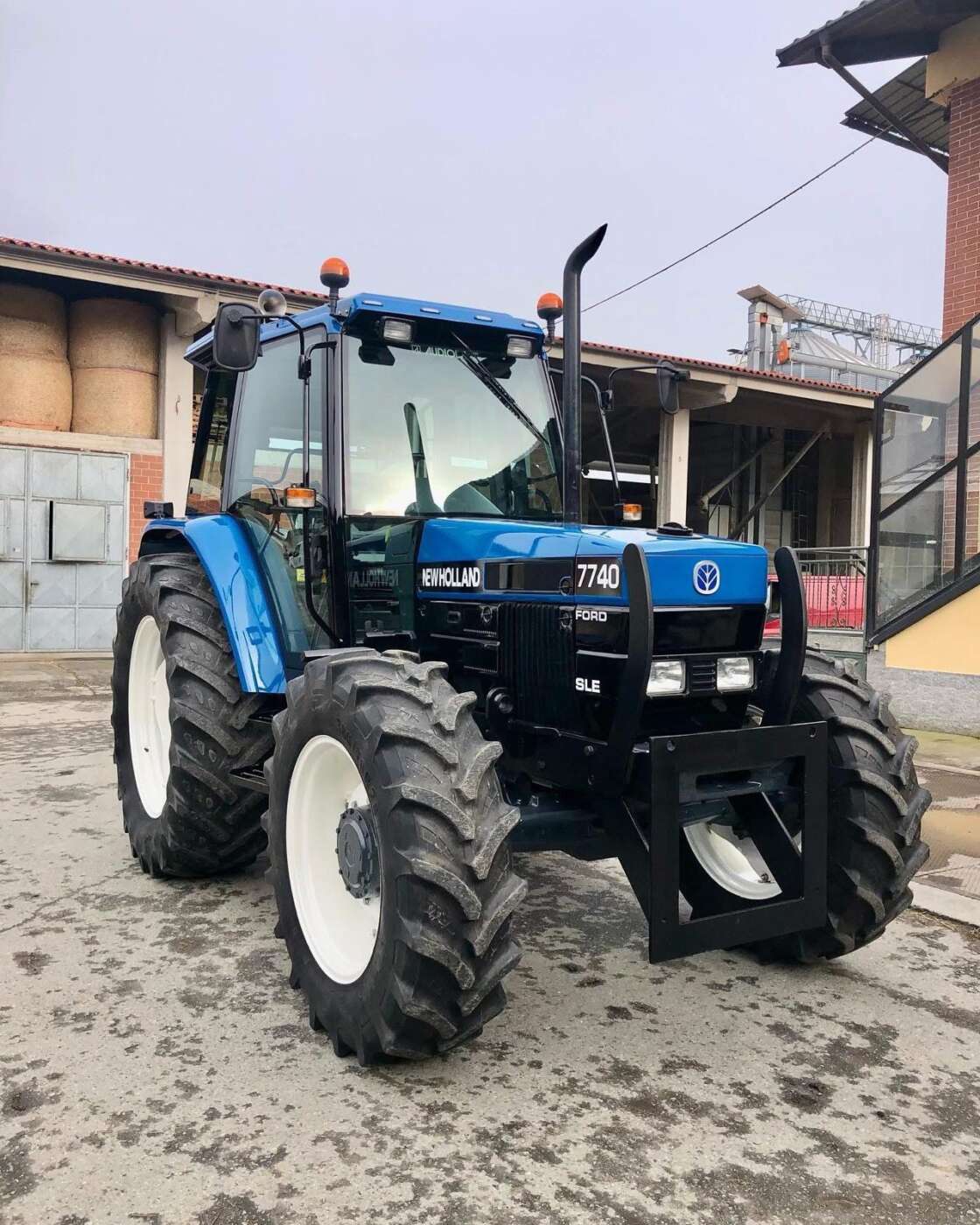 NEW HOLLAND-FORD 7740 SLE
