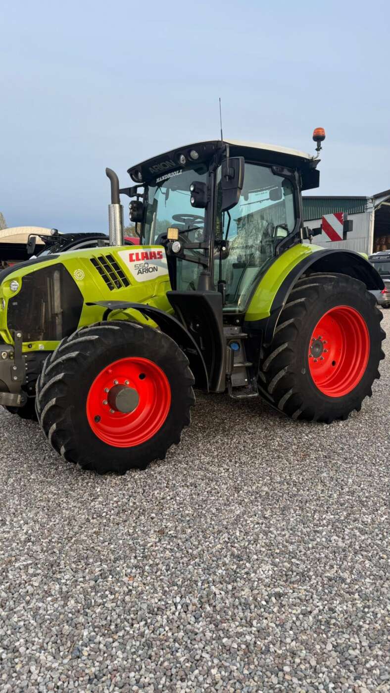 CLAAS Arion 550 CMATIC