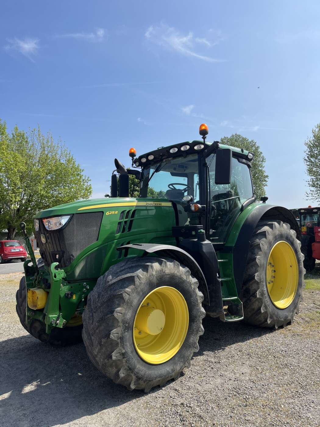 JOHN DEERE 6215 R
