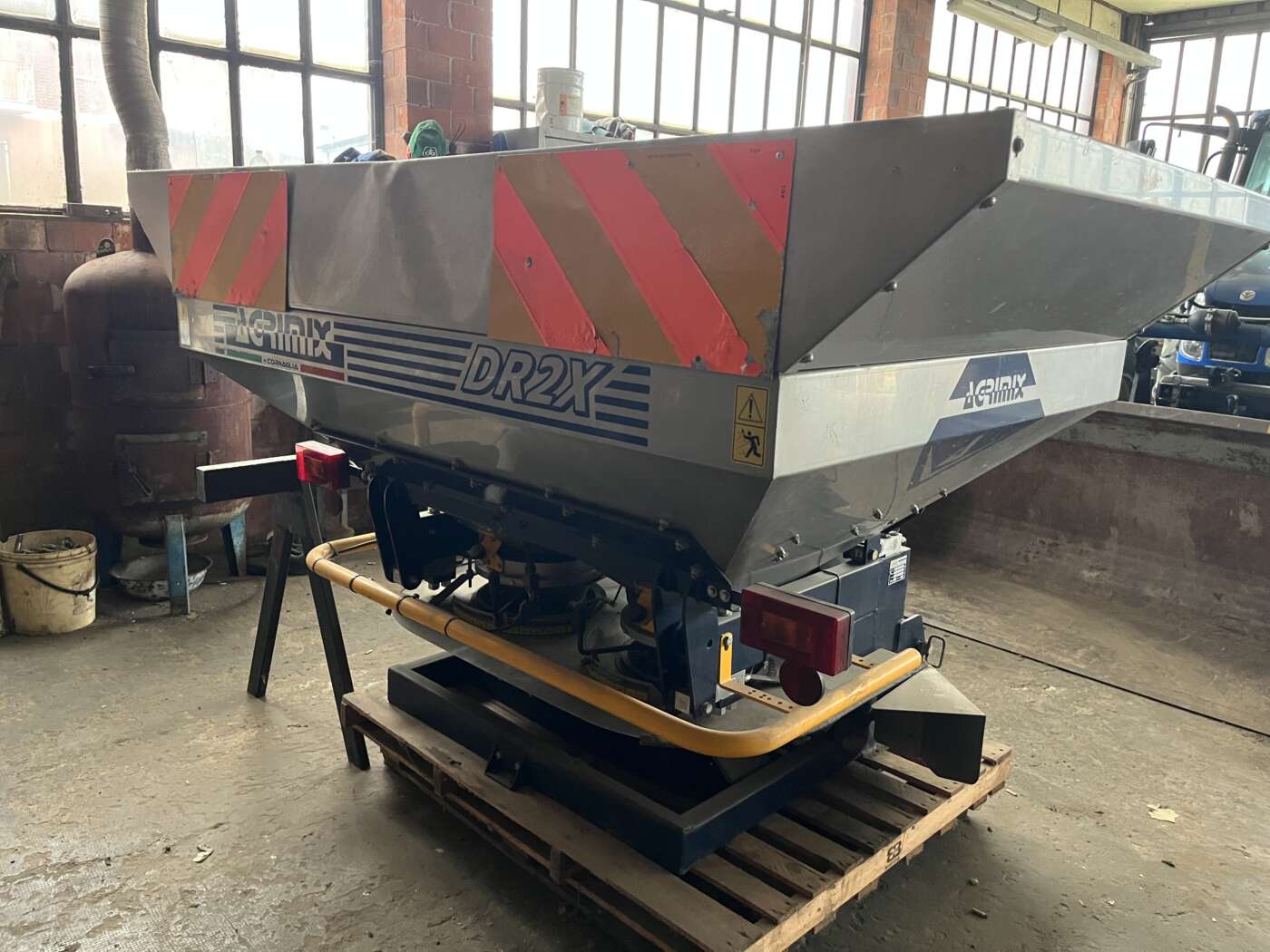 Spandiconcime AGRIMIX DR2X