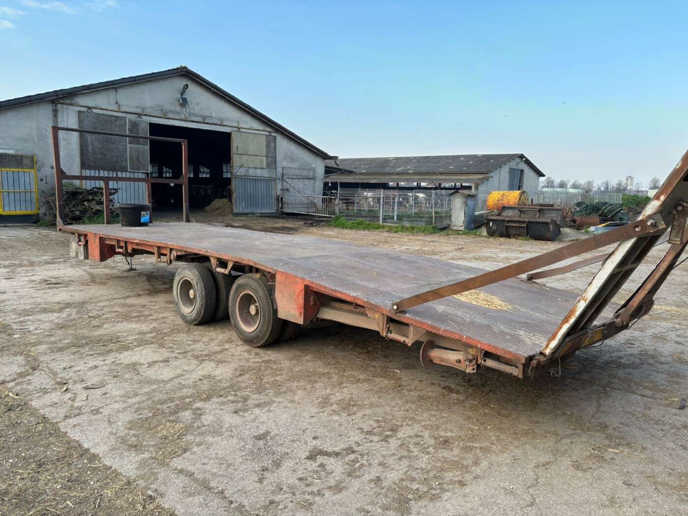 Pianale 2 assi 8 m - 140 q.li