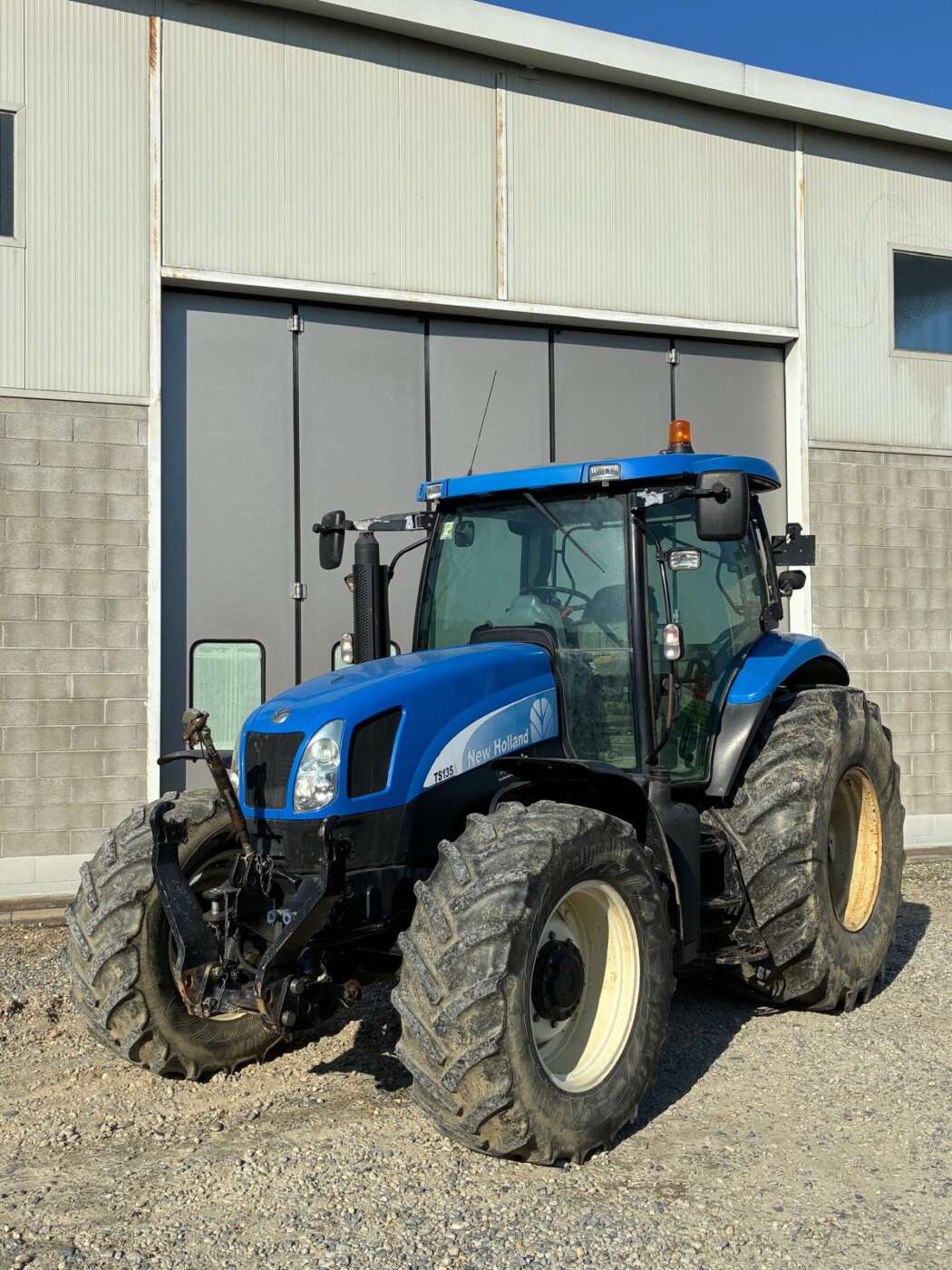 NEW HOLLAND TS135A
