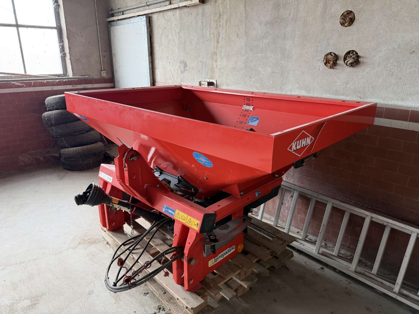 Spandiconcime KUHN MSD 19.1