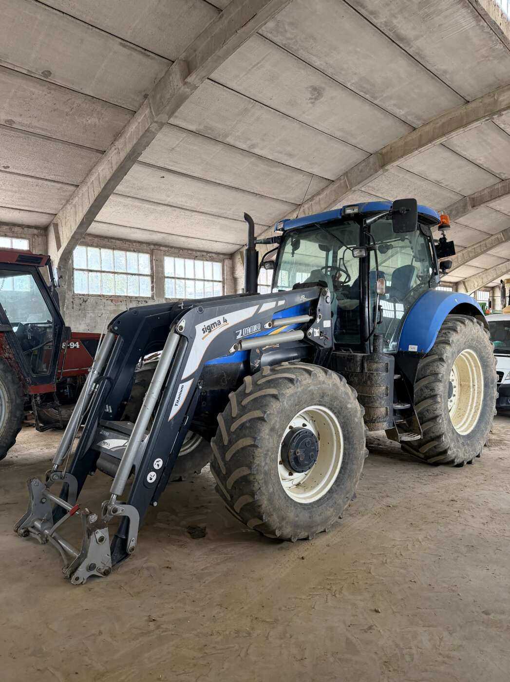 NEW HOLLAND T6080 + Caricatore frontale