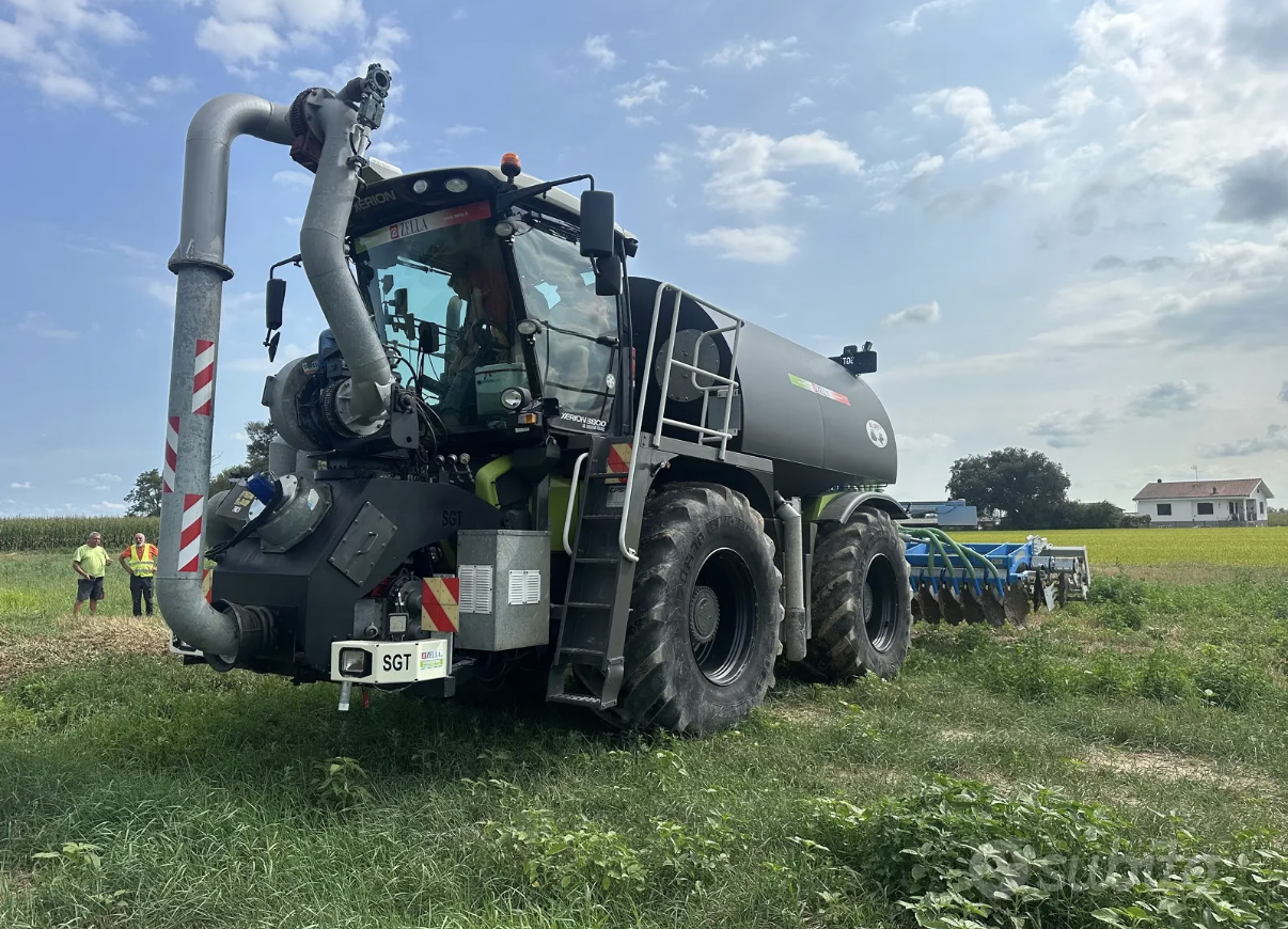 CLAAS Xerion 3800 Saddle Trac